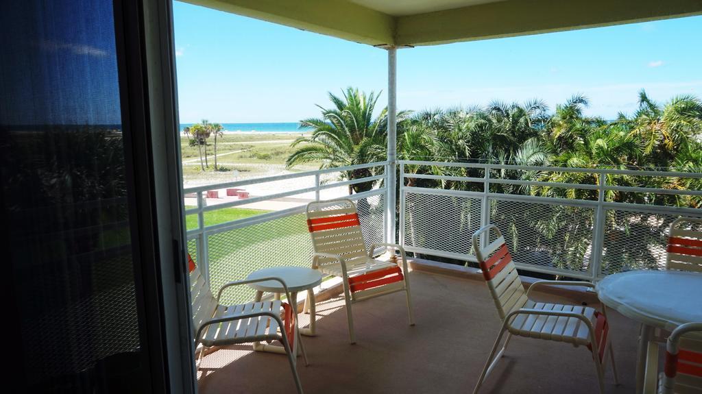 Tropic Terrace Of Treasure Island Hotel St. Pete Beach Exterior photo