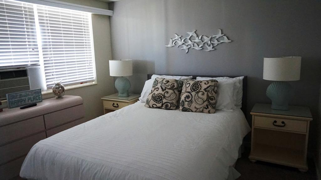 Tropic Terrace Of Treasure Island Hotel St. Pete Beach Room photo