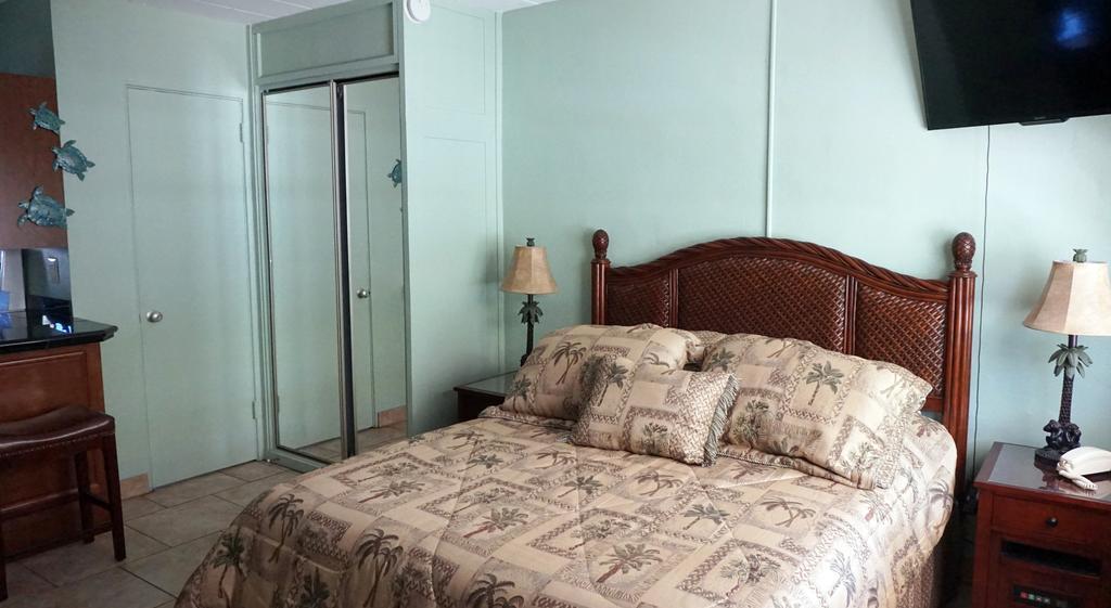 Tropic Terrace Of Treasure Island Hotel St. Pete Beach Room photo