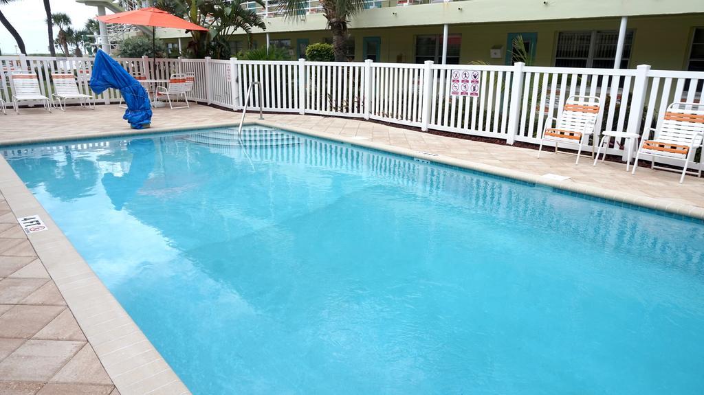 Tropic Terrace Of Treasure Island Hotel St. Pete Beach Exterior photo