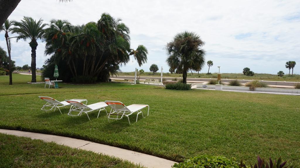 Tropic Terrace Of Treasure Island Hotel St. Pete Beach Exterior photo