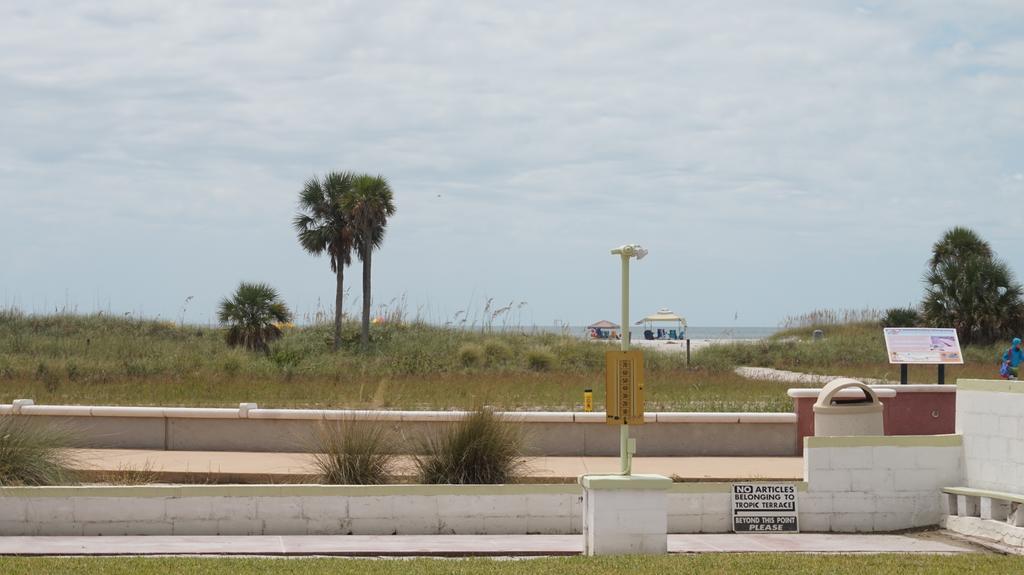 Tropic Terrace Of Treasure Island Hotel St. Pete Beach Exterior photo