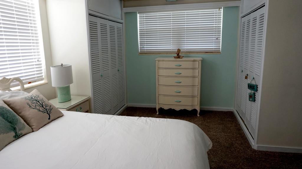Tropic Terrace Of Treasure Island Hotel St. Pete Beach Room photo