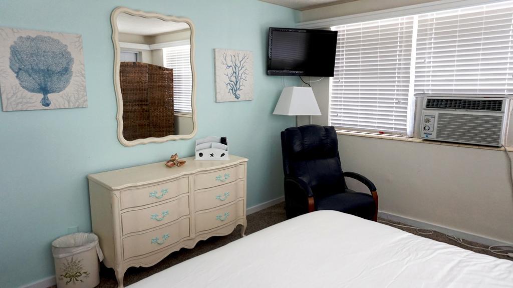 Tropic Terrace Of Treasure Island Hotel St. Pete Beach Room photo