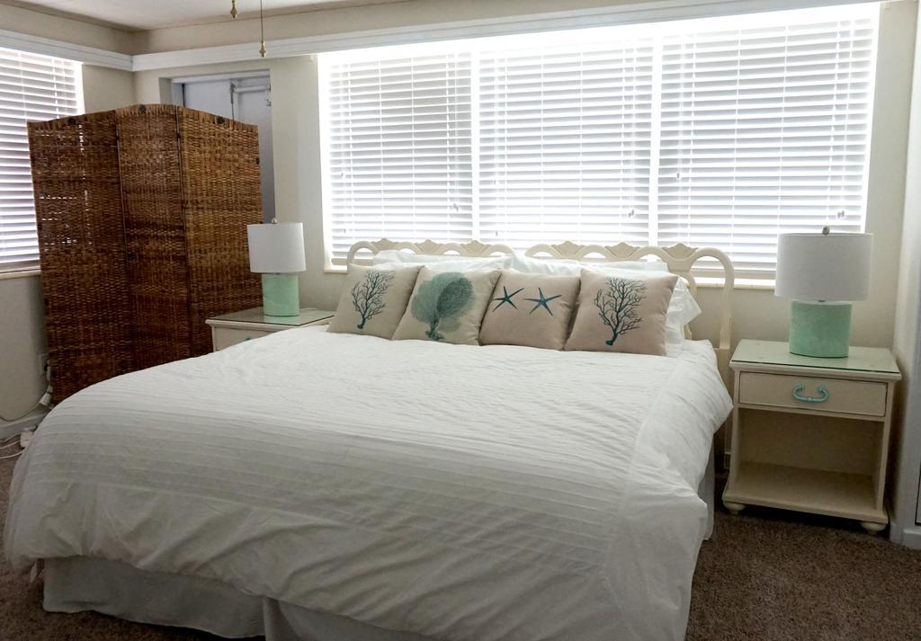 Tropic Terrace Of Treasure Island Hotel St. Pete Beach Room photo