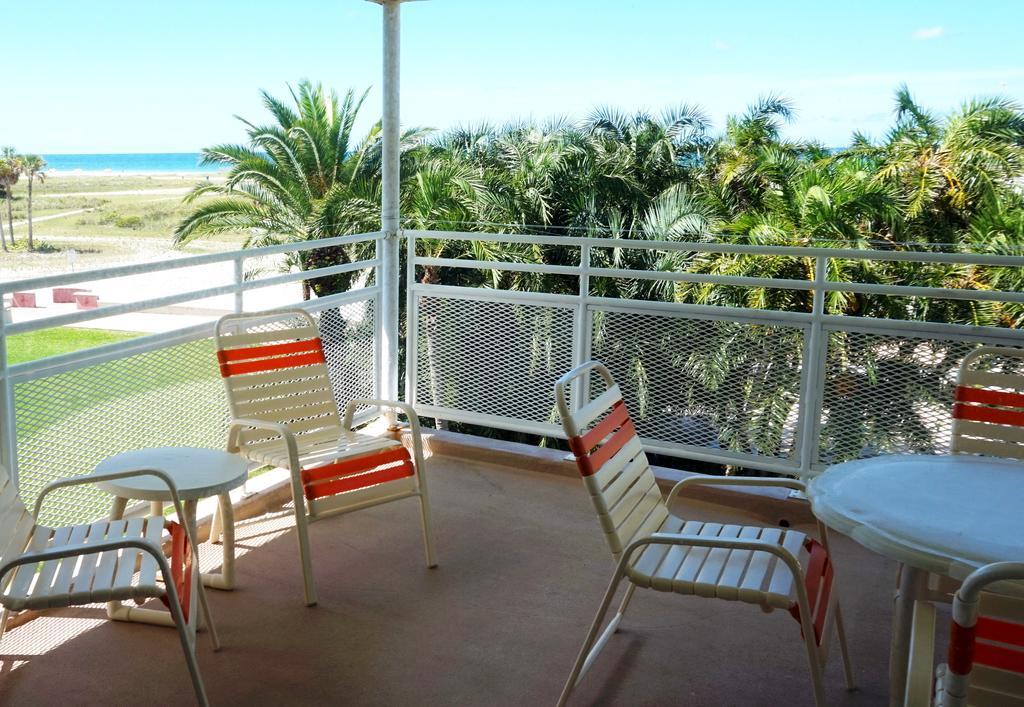 Tropic Terrace Of Treasure Island Hotel St. Pete Beach Room photo