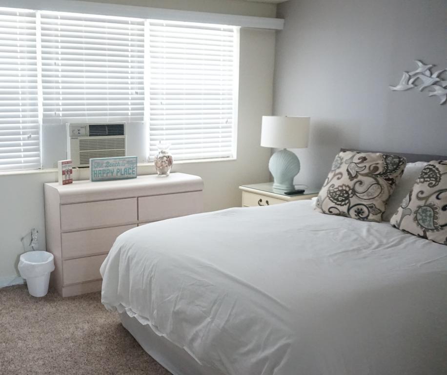 Tropic Terrace Of Treasure Island Hotel St. Pete Beach Room photo