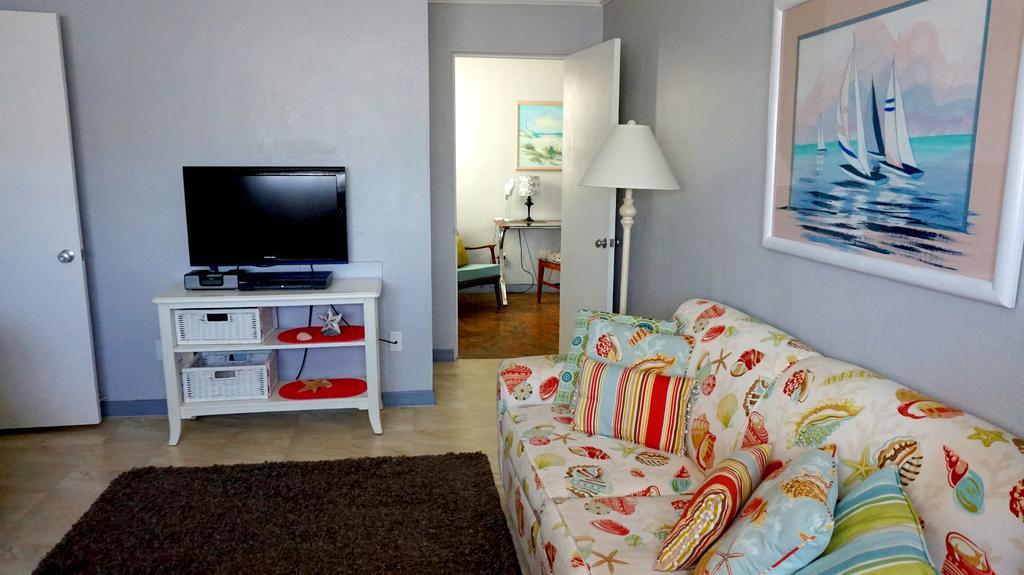 Tropic Terrace Of Treasure Island Hotel St. Pete Beach Room photo