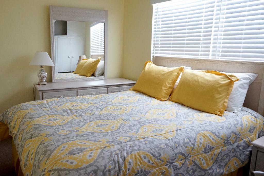 Tropic Terrace Of Treasure Island Hotel St. Pete Beach Room photo