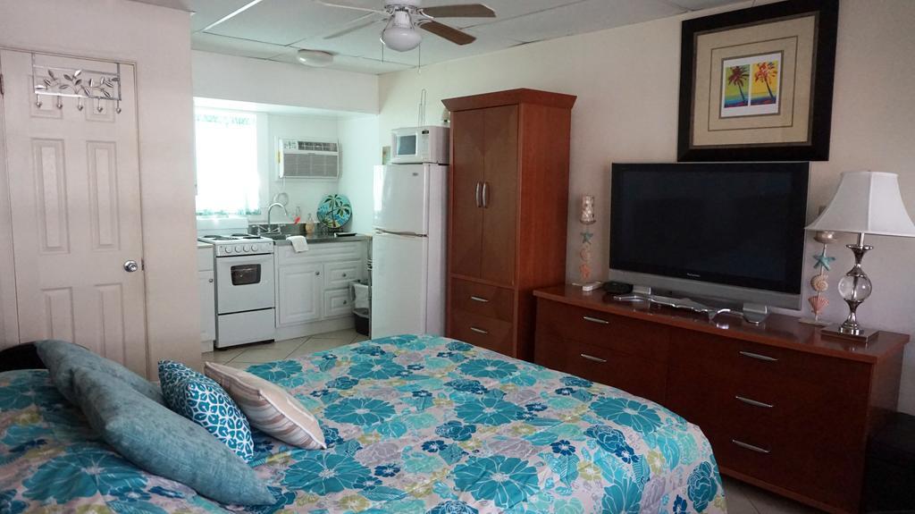 Tropic Terrace Of Treasure Island Hotel St. Pete Beach Room photo